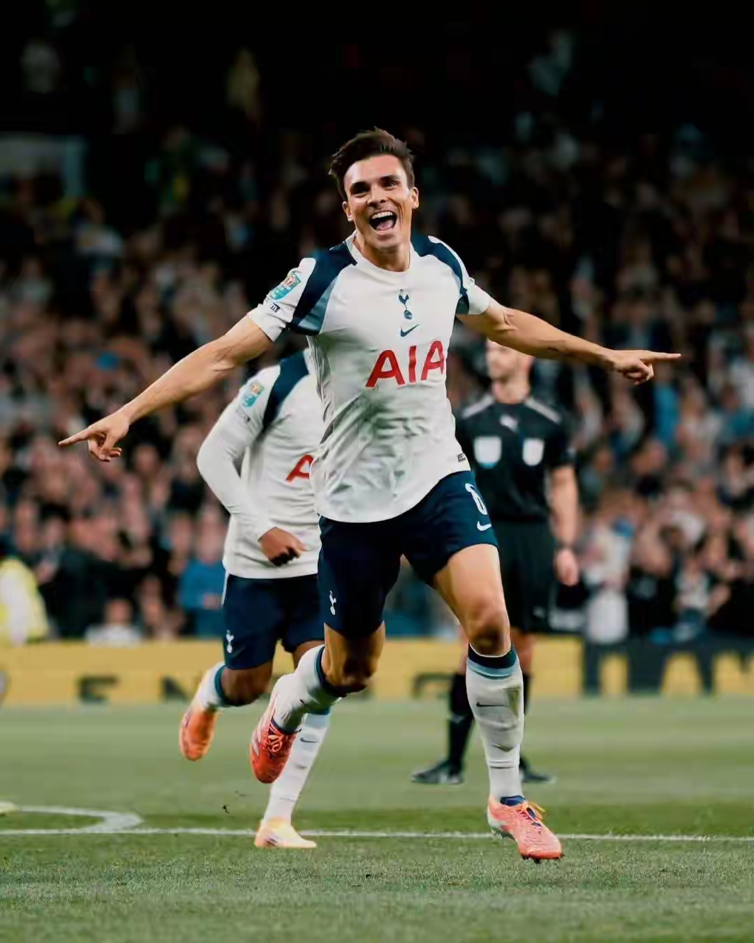 英雄联盟-欧联关键时刻走向成谜，布莱顿远射贴柱，质疑声仍在，球队文化再被提及(欧冠输了踢欧联)